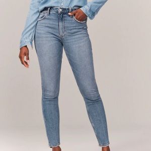 High Rise Light Wash Skinny Cropped Jeans Size 27